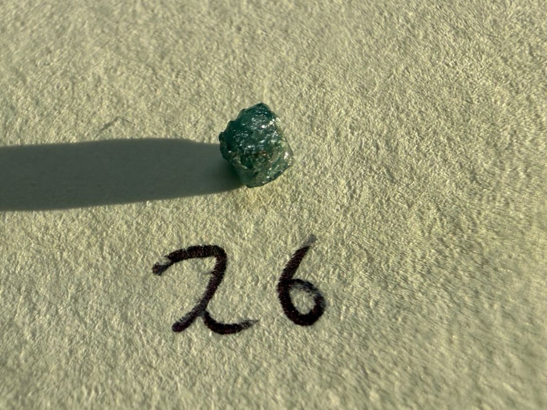 Pietre preziose: Schöner blauer Rohdiamant, ca. 4 mm – Nuovo (secondo la descrizione) da Lützelflüh-Goldb venduto da Elementis 1