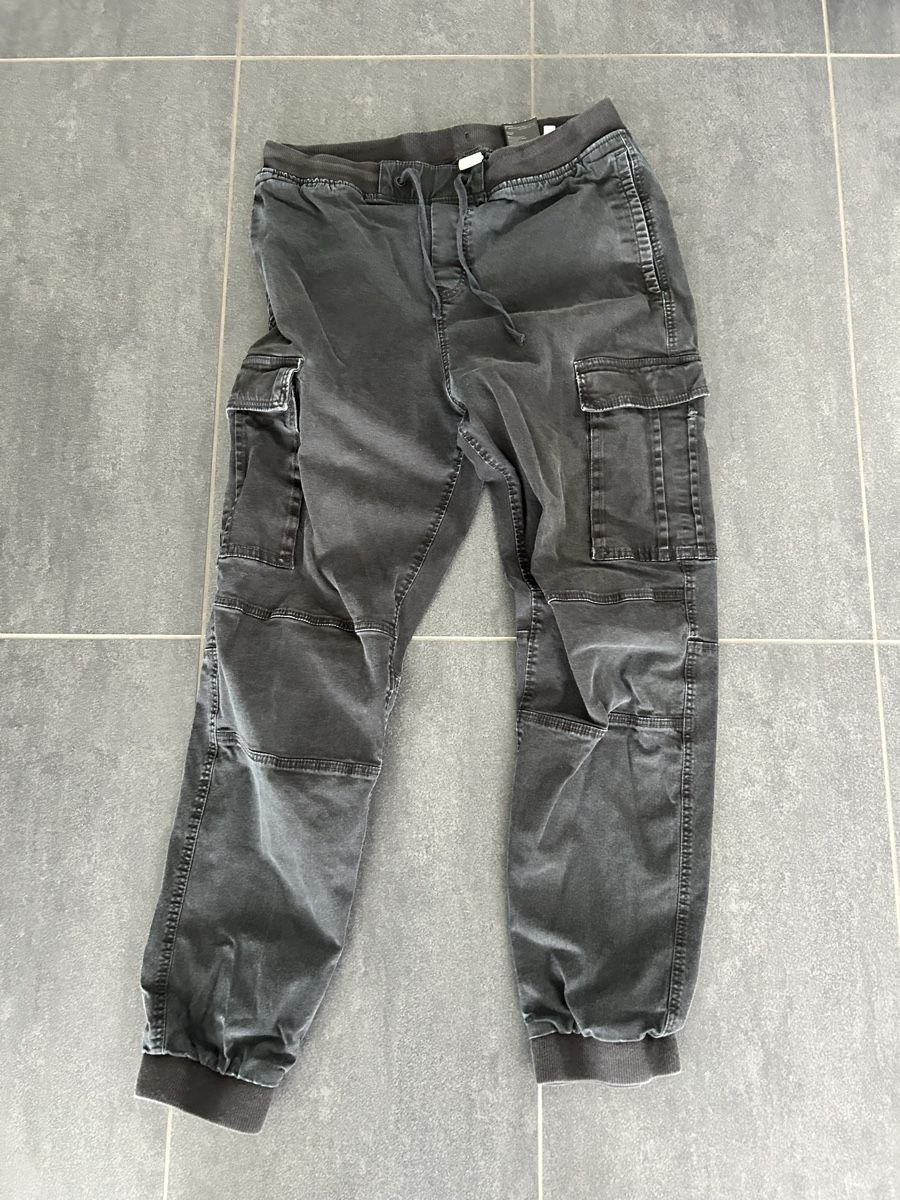 H&M Pantaloni: Cargo Jogger, H&M Grösse 170 – Usato da Unterlangenegg venduto da Dodo2108