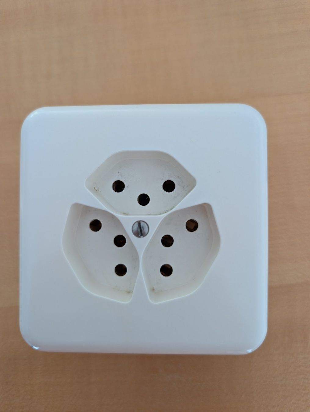 Stecker: Steckdose 3-fach – Gebraucht aus Wermatswil von Urs8615