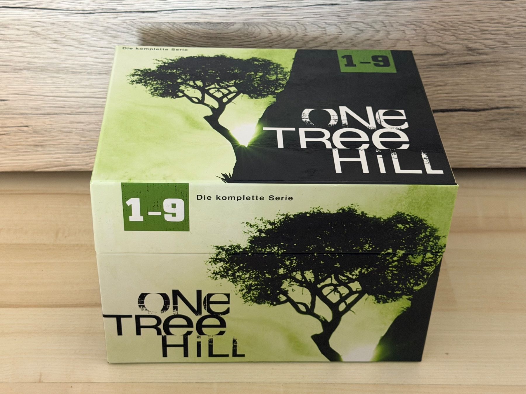Tutti i DVDs: One Tree Hill Die komplette Serie DVD Box-Set – Usato da Altstätten SG venduto da sheamus 3