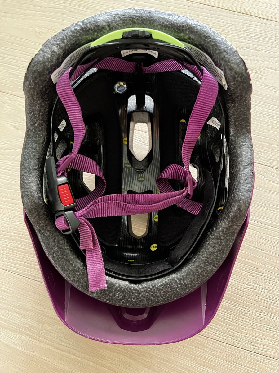 Bell Caschi: BELL Kinder Velohelm 50-57cm – Usato da Uitikon Waldegg venduto da Might 2