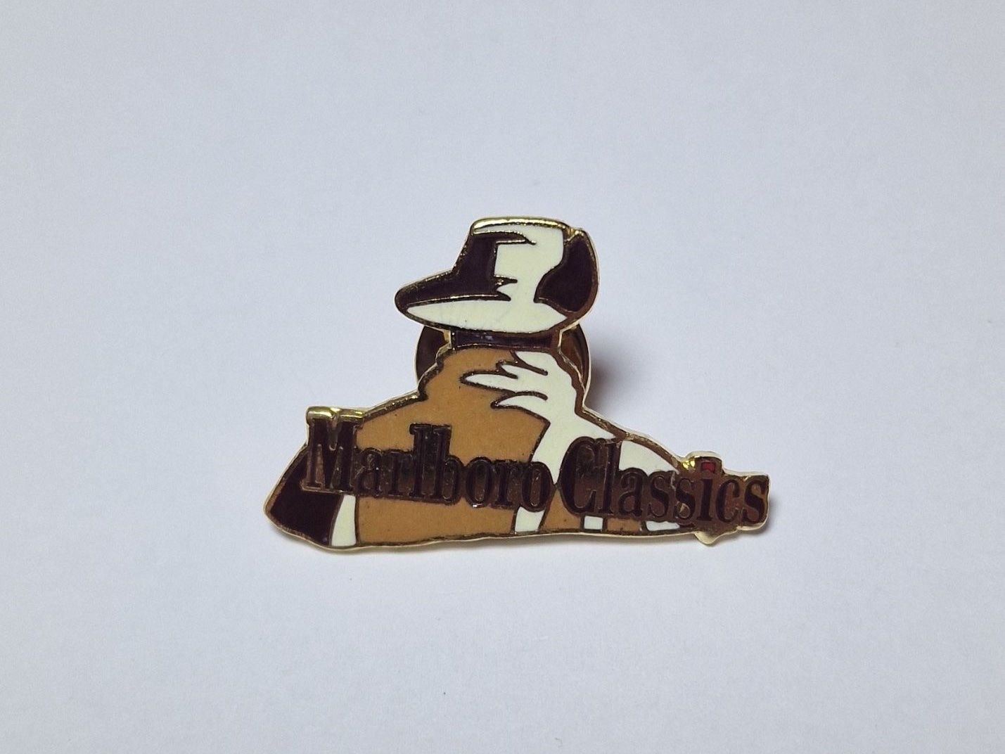 Marlboro Placchette & Badge: Marlboro Classics Pin – Usato da Mitlödi venduto da Raphy1996