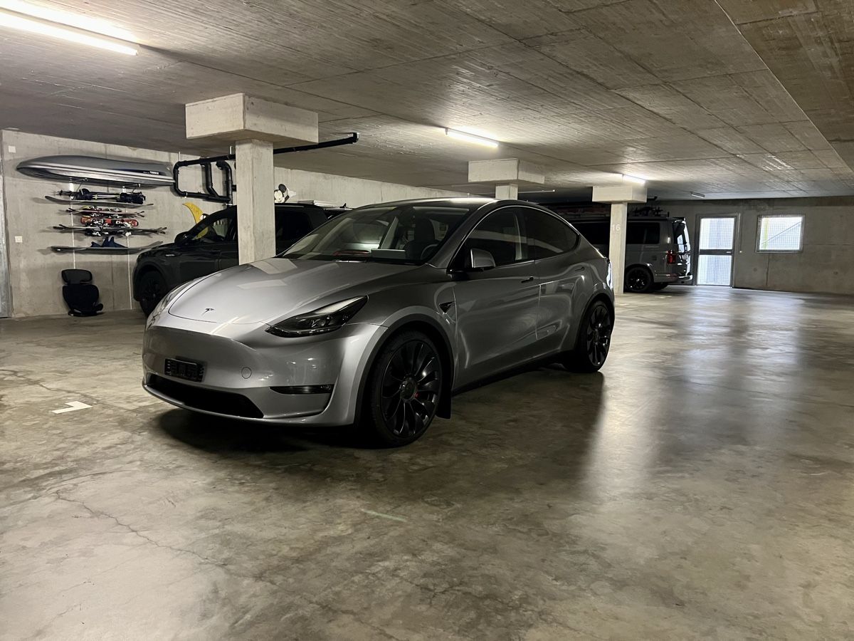 Tesla Automobili: Tesla Model Y Performance Quicksilver in Top Zustand! – Usato da Leissigen venduto da svitato 4