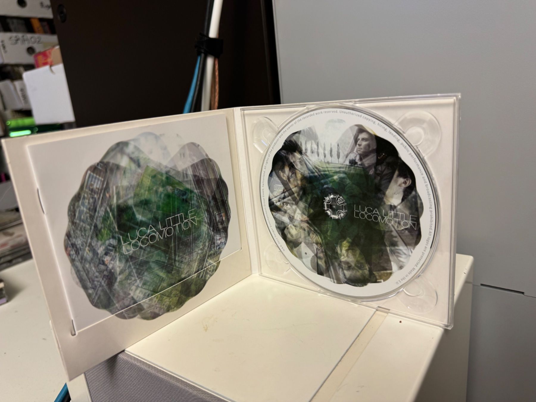CD: Luca Little - Locomotion - HA11I – Nuovo (secondo la descrizione) da Küsnacht ZH venduto da swisssales.net 2