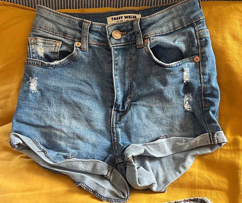Tally Weijl Pantaloni: 2 Hotpants Jeans Gr. 158/ Size 32 – Usato da Urdorf venduto da Resumasa 3