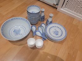 Asiatisches Geschirr-Set Blau Weiss Keramik gebraucht