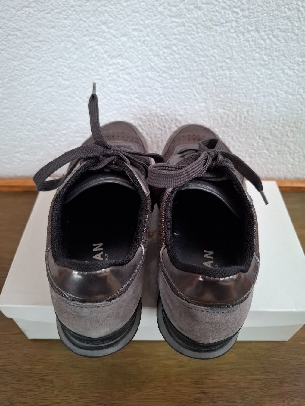 Scarpe da donna: Chaussures marque HOGAN - Daim/velours gris - Taille 38 – Usato da Meinier venduto da Gattuso22 9