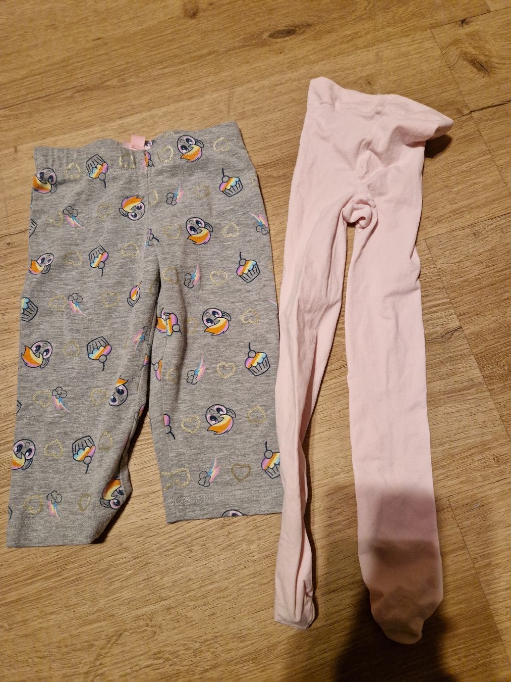 Collant & Leggings: Kurz Leggings und Strumpf Gr. 110 – Usato da Wimmis venduto da traubenq