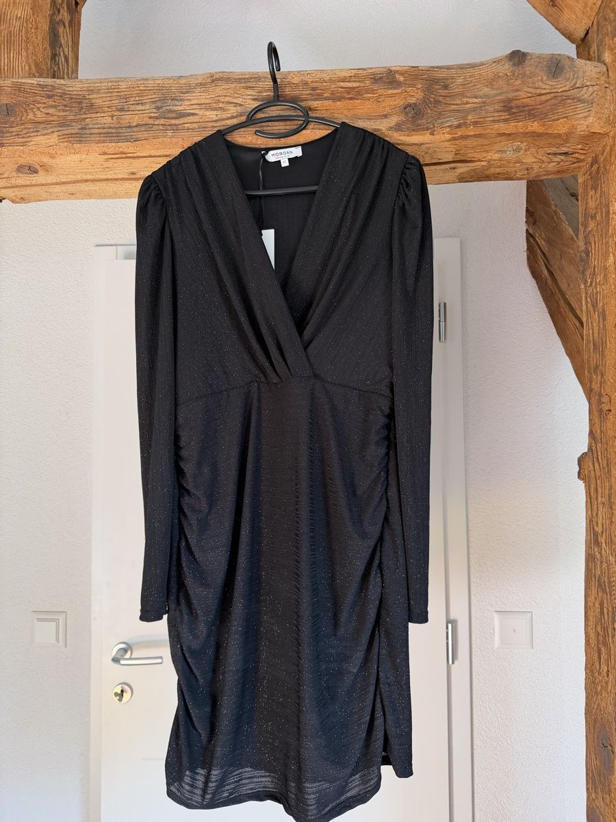 Mango Kleider: Robe noire à paillettes Mango 42 – Neu und originalverpackt aus Concise von mauranou._