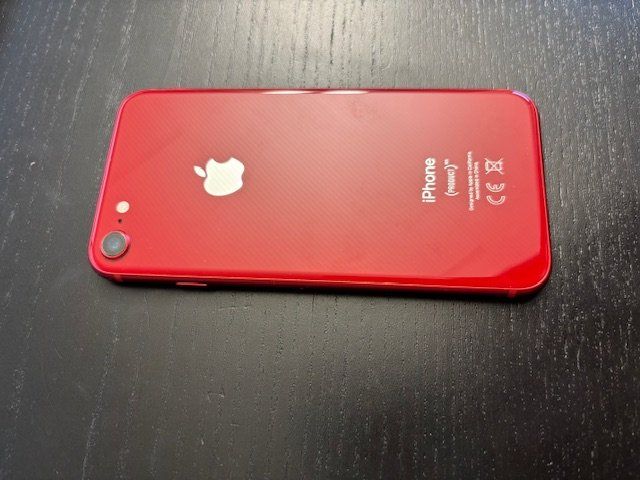 Apple Portables: iPhone 8 64GB rot – D'occasion à Chur par bastelfreak 1
