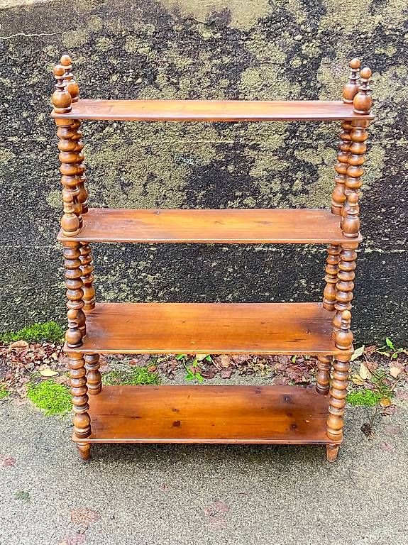 Scaffali: Jugendstil Etagère aus Nussbaumholz – Usato da Horw venduto da luzernicus