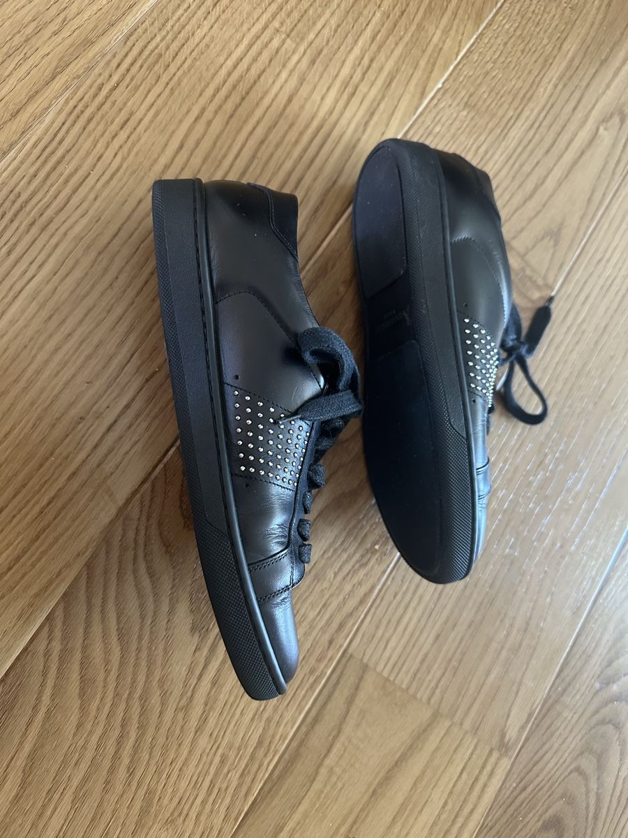 Saint Laurent Scarpe da donna: Saint Laurent Black Studded Leather Sneakers – Nuovo (secondo la descrizione) da Männedorf venduto da primavera22 3