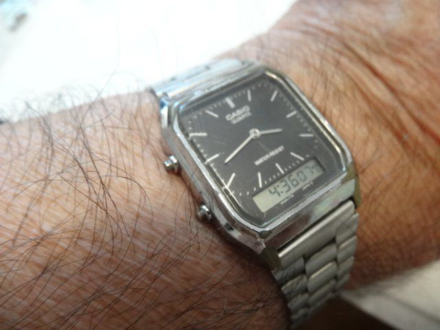 Casio Orologi: CASIO DIGITAL  HERREN  UHR.QUARTZ.-LÄÜFT-28X30MM – Usato da zürich venduto da ahmad01