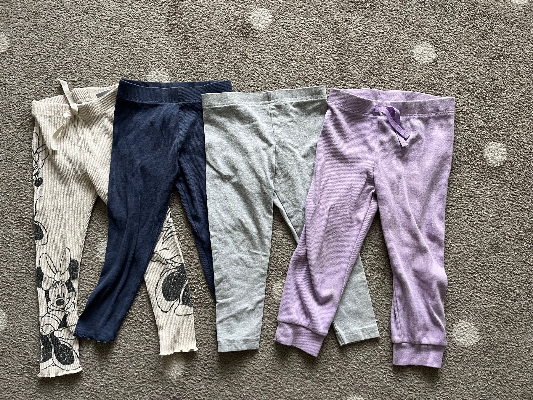 Collants & Leggings: 4x Leggings Gr. 98 – D'occasion à Villnachern par schudelinho