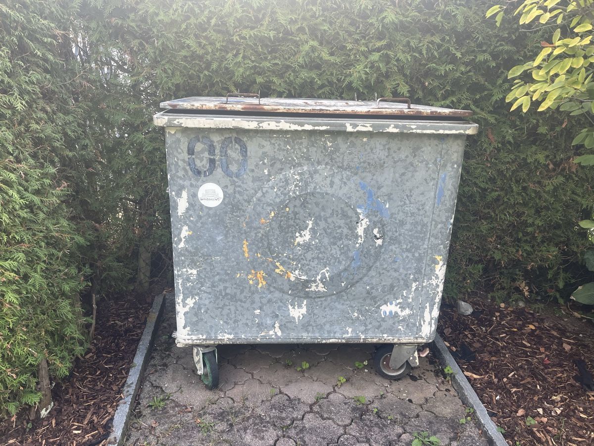 Autres articles bureau & commerces: Abfall container 780L – D'occasion à Stallikon par Aminux06