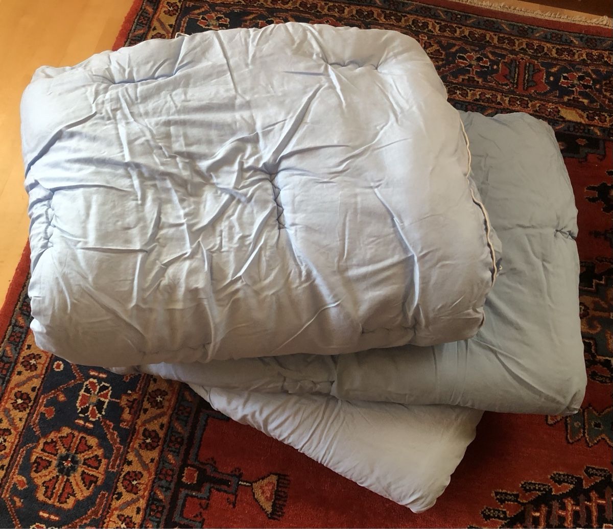 Coperte: STEPPDECKEN/DUVETS (3 Stück) – Usato da Mühlebach (Goms) venduto da chr_q6d8 2