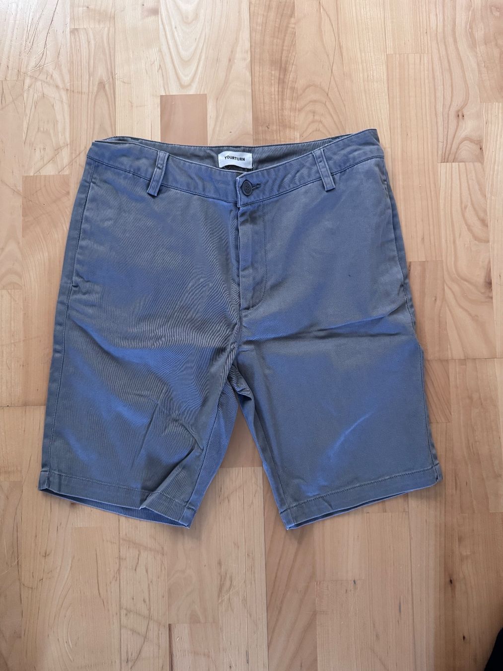 Pantaloni: Herrenshorts Gr. 31 – Usato da Mettmenstetten venduto da Fosse94