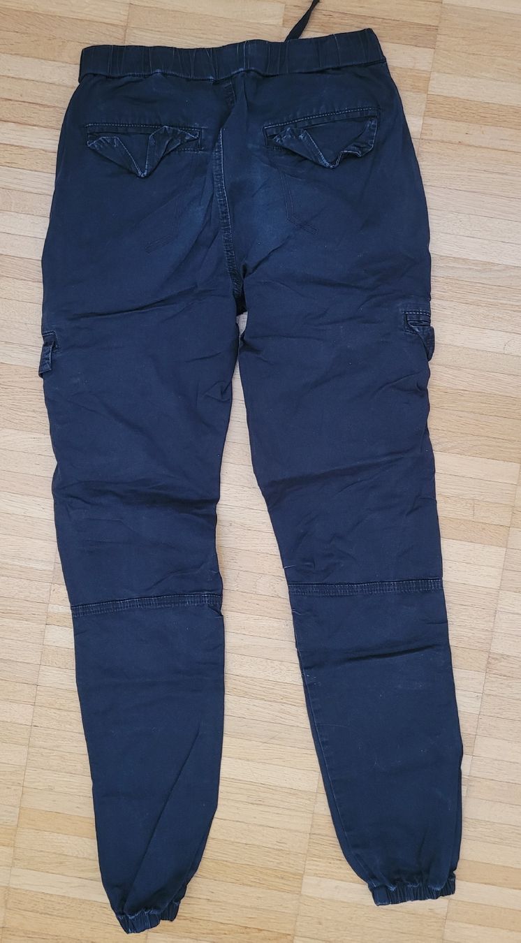 Pantaloni: 24. Pantalon cargo noir Spencer, taille S – Usato da Villars-sur-Glâne venduto da m66_dch5 2