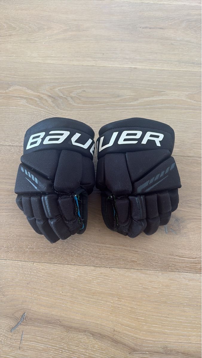 Bauer Kinderhandschuhe: Bauer Eishockeyhandschuhe Kinder Gr. 8” – Gebraucht aus Davos Dorf von tcabin