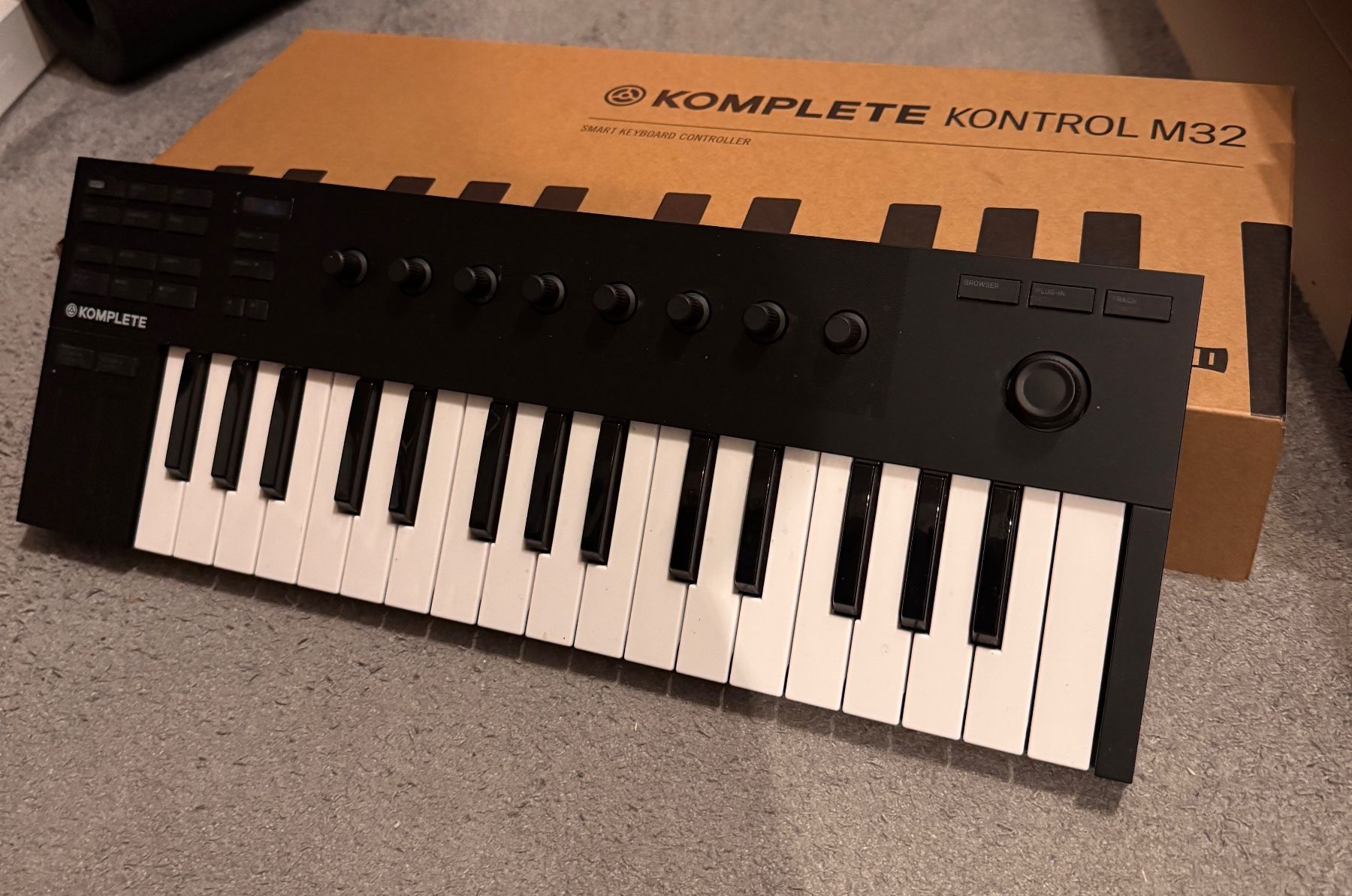 Native Instruments Strumenti musicali: Native Instruments Komplete Kontrol M32 – Nuovo (secondo la descrizione) da St.Ursen venduto da asaiint