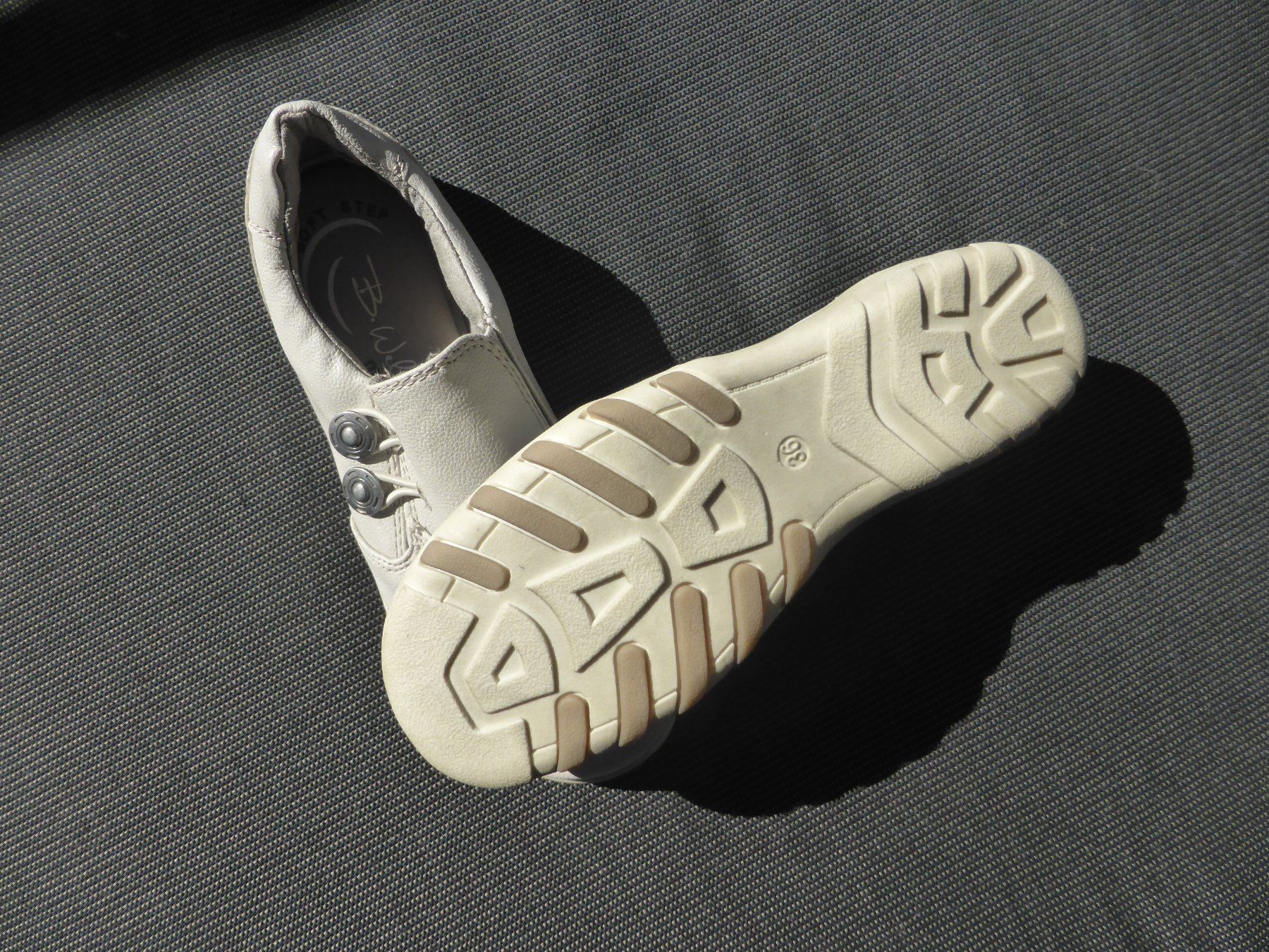 Scarpe da donna: Halbschuh hellgrau, Gr.36 – Usato da Schübelbach venduto da Dolly990_2 2