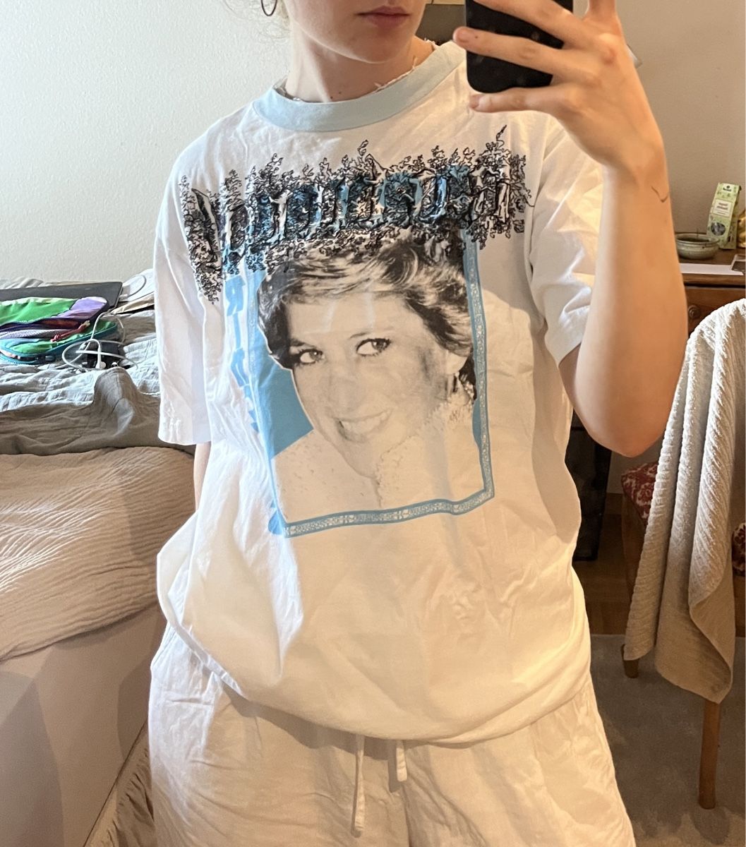 Off-White T-shirt: OFF WHITE Diana T-shirt – Usato da Fribourg venduto da ncv_h2lr 3