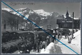 Wengen. Station. Skisportzüge der Wengernalp-Bahn.