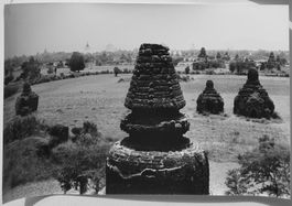 Erh. Hürsch: 8 Fotos um 1975, Burma (III), Pagoden in Bagan