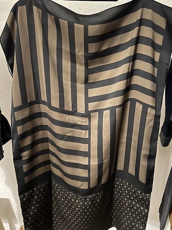 Sisley Vestiti: Abito mini – Nuovo (secondo la descrizione) da Luzern venduto da mic_99vf