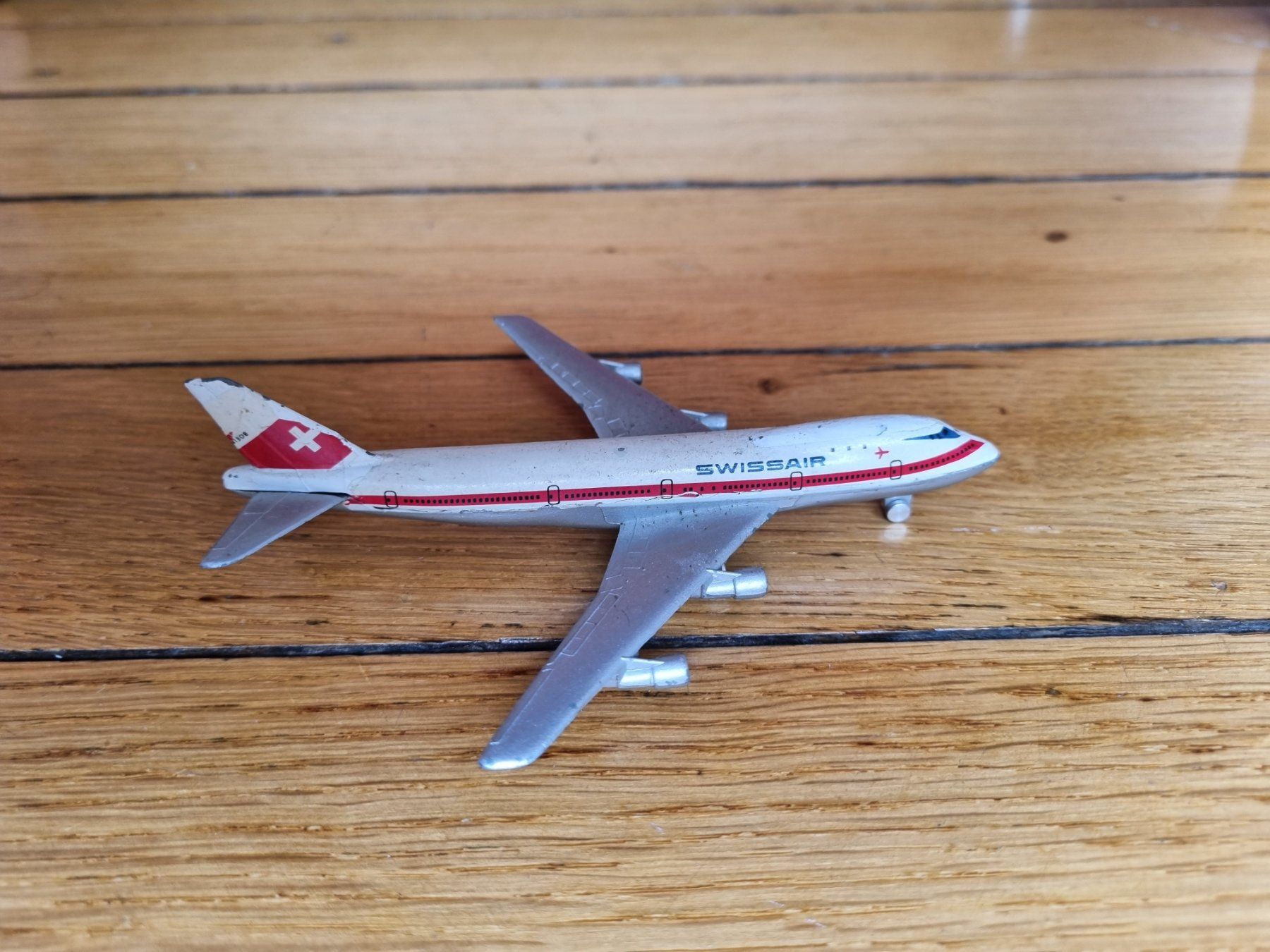 Swissair Modellbausätze & Standmodelle: Swissair Flugzeug Modell Boeing 747 – Gebraucht aus Schaffhausen von Leveron13 1