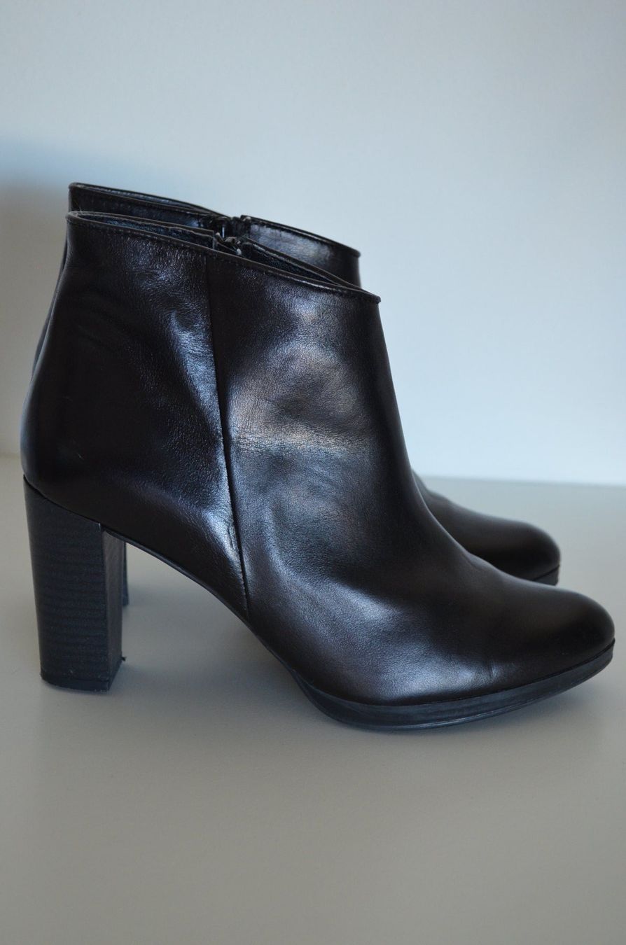 Scarpe da donna: Leder Stiefelette – Usato da Locarno venduto da DarjaRonco