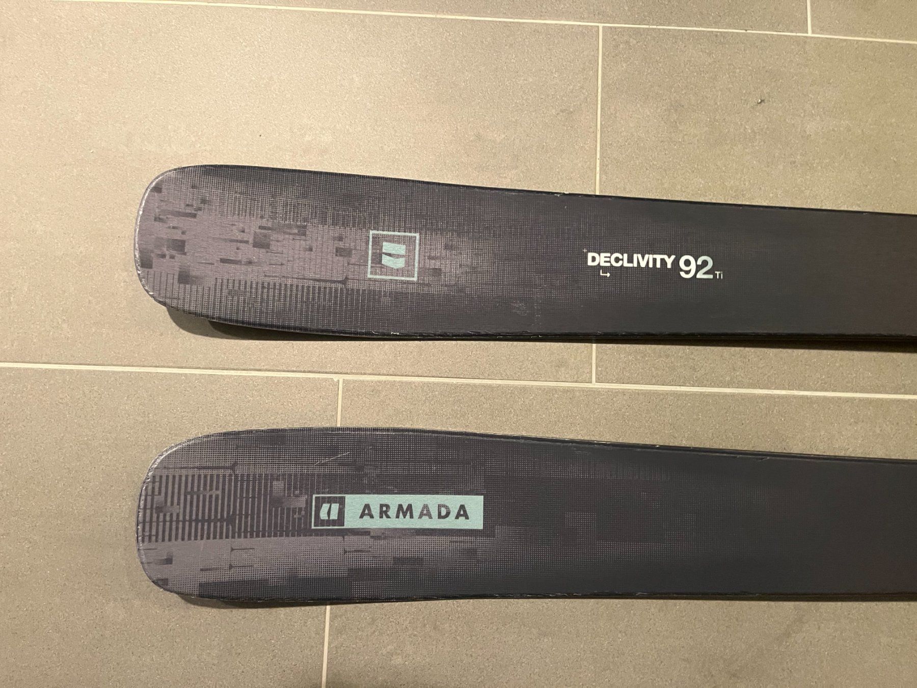 Armada Sci: 2026 Armada Declivity 92Ti / 180cm mit Look Pivot 15 – Usato da Marly venduto da cottingreto 3