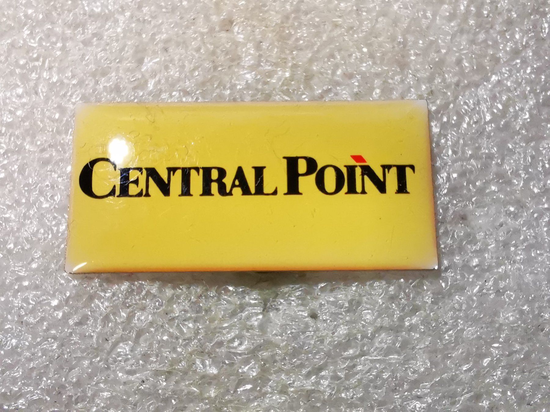 Placchette & Badge: Ansteckpin 78: Central Point – Usato da Oppligen venduto da Pin-Fall-Shop