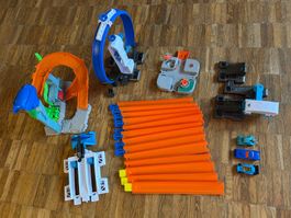 Hotwheel-Set mit Autos (fertige Rennstrecke)