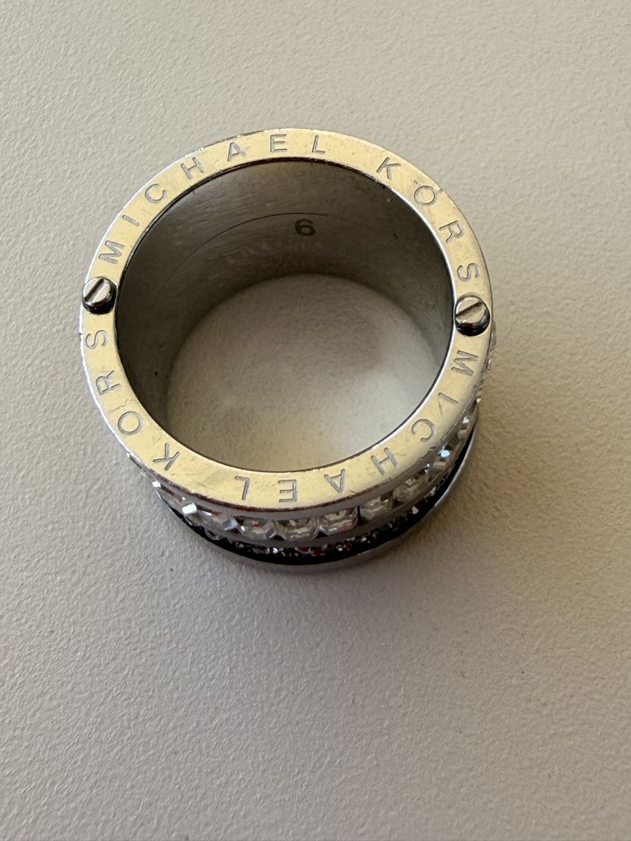 Michael Kors Anelli: Ring Michael Kors Silver Size 6 with stones – Usato da Zürich venduto da Dory84 2