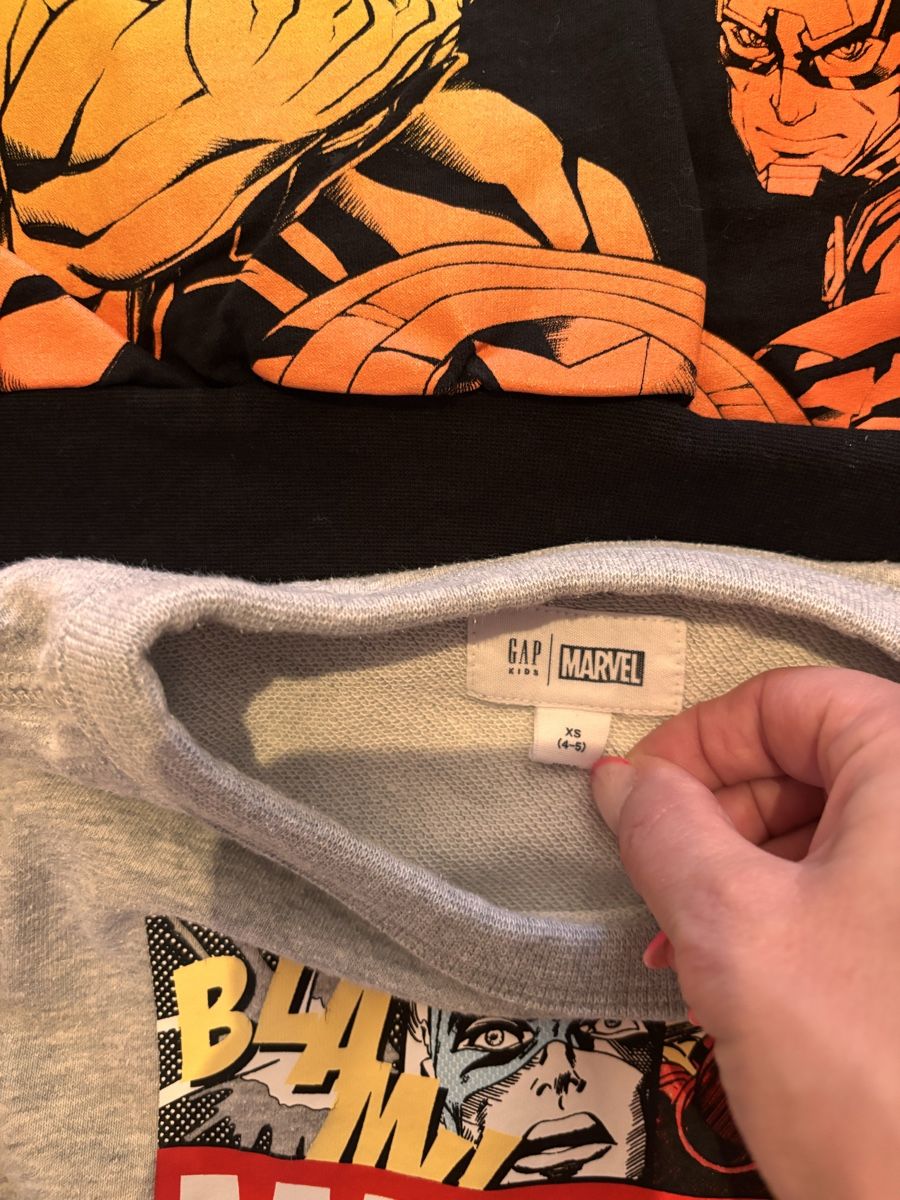 Kleiderpakete & -sets: 3 Pullover Marvel Grösse 104-110 gebraucht – Gebraucht aus Klingnau von Tiara2023 1