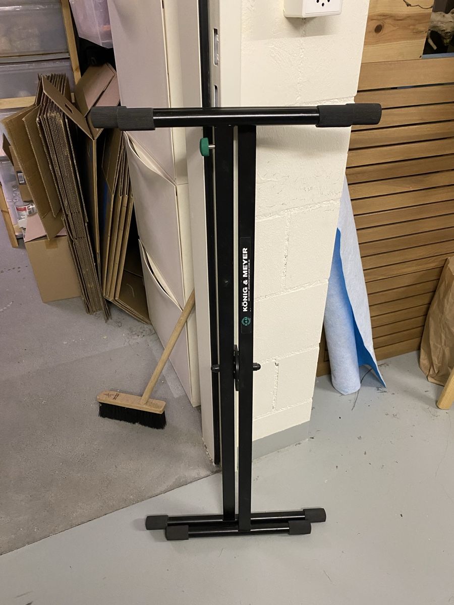 König & Meyer Supports pour instruments & partitions: Keyboard Ständer König & Meyer – D'occasion à Rupperswil par Ssvdbasket 4
