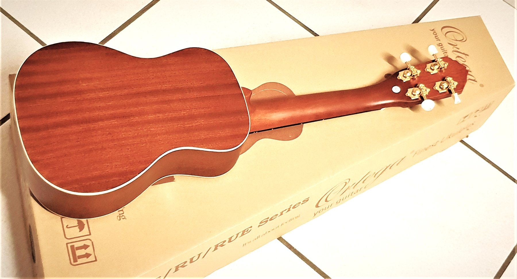 Musikinstrumente: Concert-Ukulele  ORTEGA  RU 11 mit Etui – Neu (gemäss Beschreibung) aus Wöschnau von Musikhaus-Luethy5012 3
