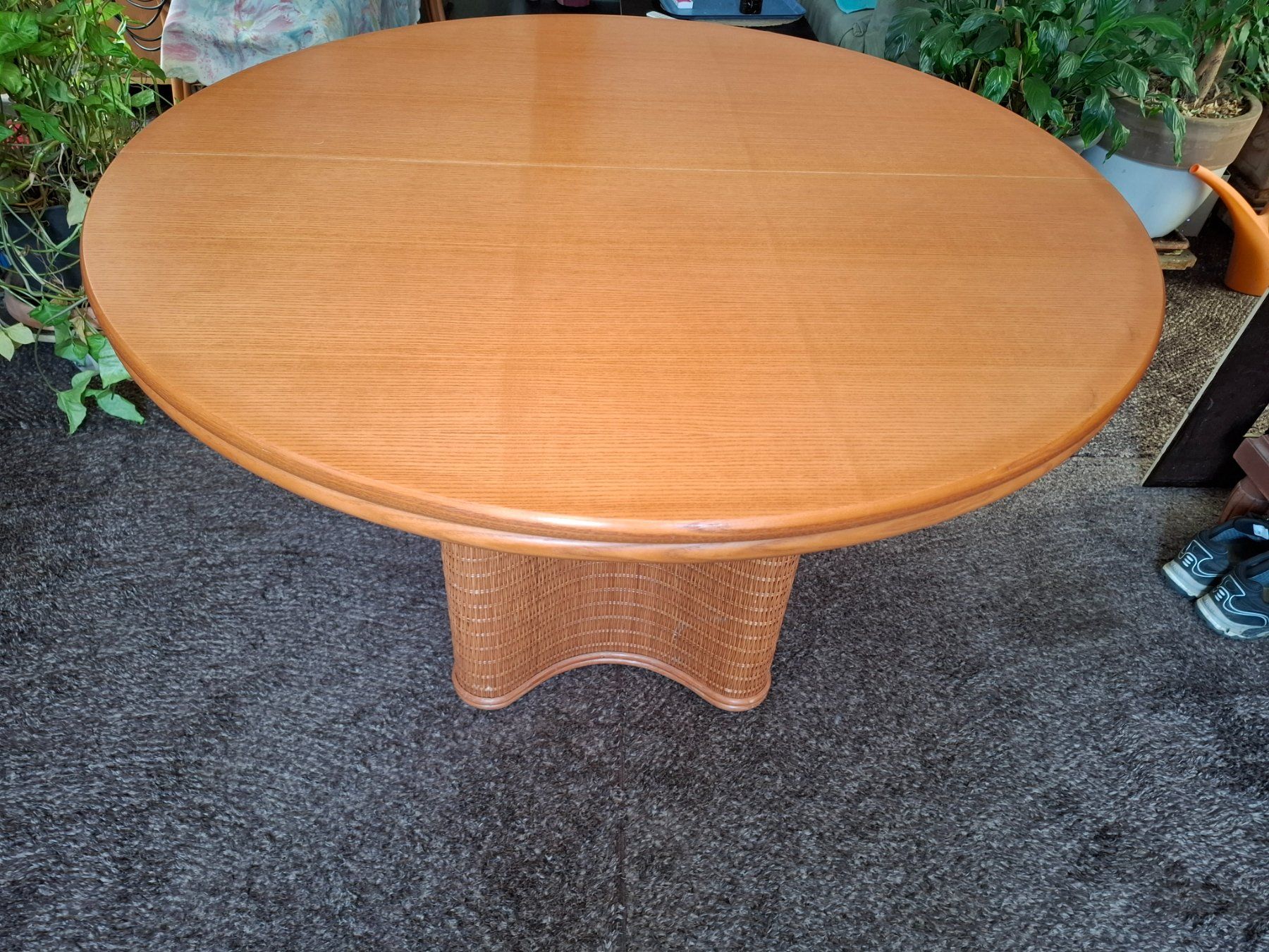 Set de table et chaises: Table à manger et 4 chaises – D'occasion à Sonvilier par youp01 1