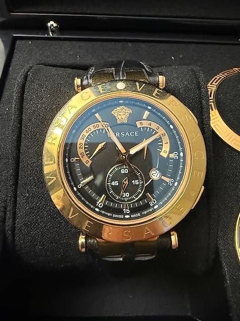 Orologi: Versace V-Race Chronograph  Ref. VE1102 (K1102)  Full Set – Usato da Eschenbach SG venduto da Mversace