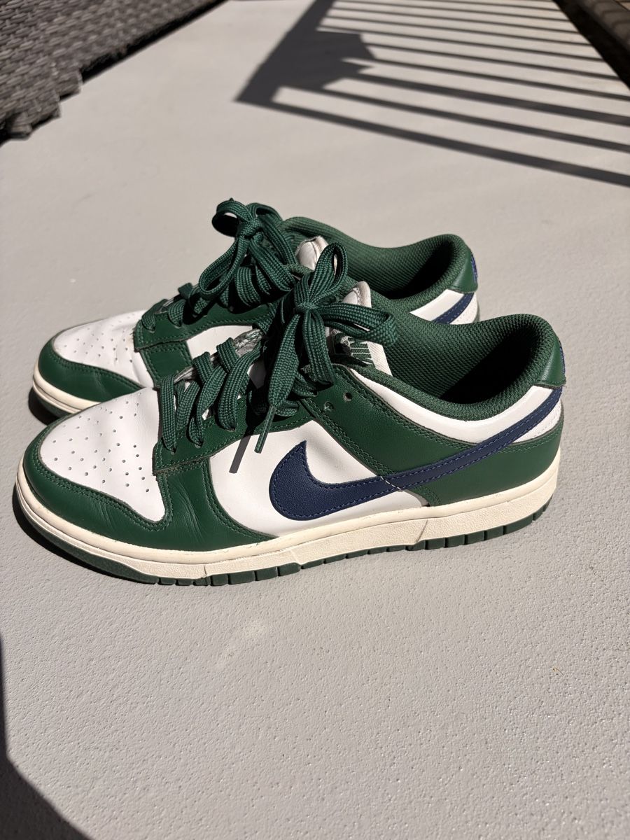 Nike Chaussures femmes: Nike Dunk Low Retro  – D'occasion à Lenzburg par mac_5y8n 1