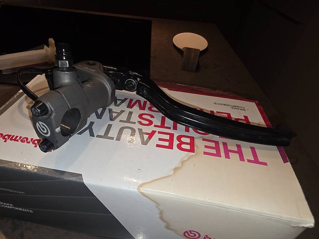 Toutes les pièces détachées moto: BREMBO Maître-Cylindre RCS 17 Corso Corta – D'occasion à Tannay par Woodz 1