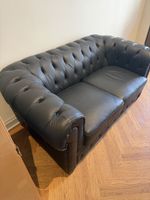 Chesterfield Sofa Leder schwarz 2-Sitzer guter Zustand