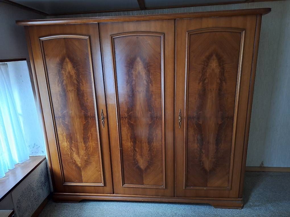 Armoires: Schrank – D'occasion à Kaisten par Naef3