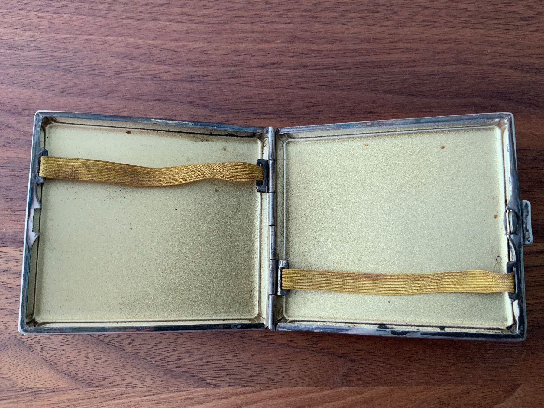 Altri Prodotti per fumatori: Antikes Zigarettenetui, versilbert, Monogramm C.H. 🚬 – Usato da Zürich venduto da ancillaschmidhauser 5