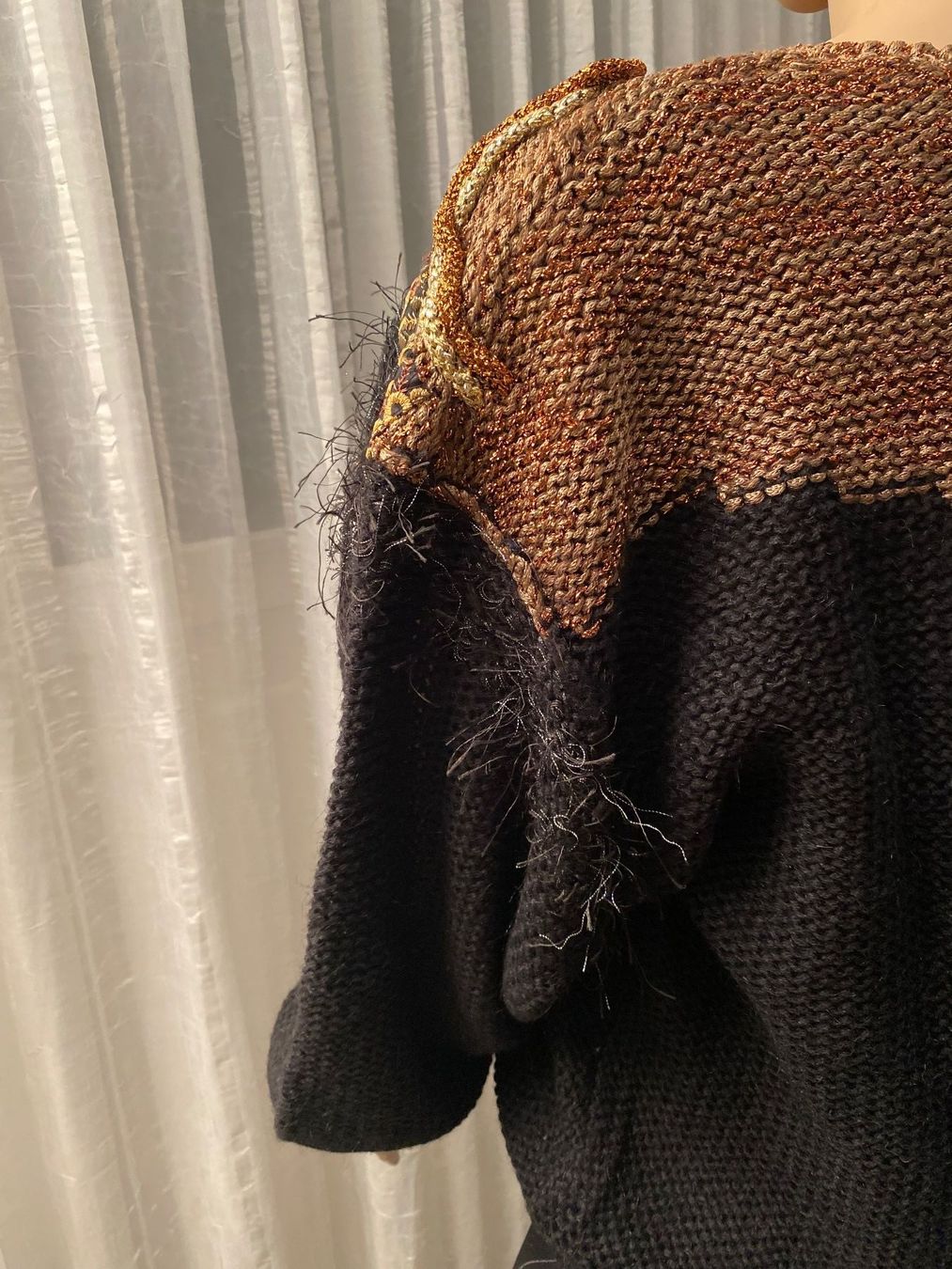 Maglioni & Felpe: Extravaganter edler Hand Made Strickpullover, Gr. 40 – Usato da Winkel venduto da ferrari2022 8