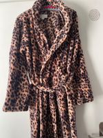 Kuscheliger Bademantel im Leo-Look, Grösse M, Olive Fleece