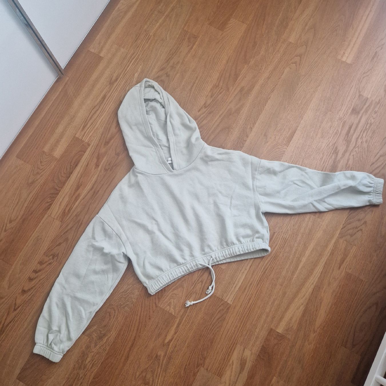 Maglioni & Felpe: 2 Even&Odd Kapuzenpullover Crop Top Gr. M mint & schwarz – Usato da Nendeln venduto da Zopfie_