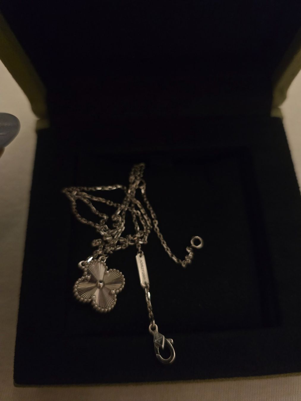 Van Cleef Ketten: Van Cleef Halskette Weissgold – Gebraucht aus Sargans von Kiness 3