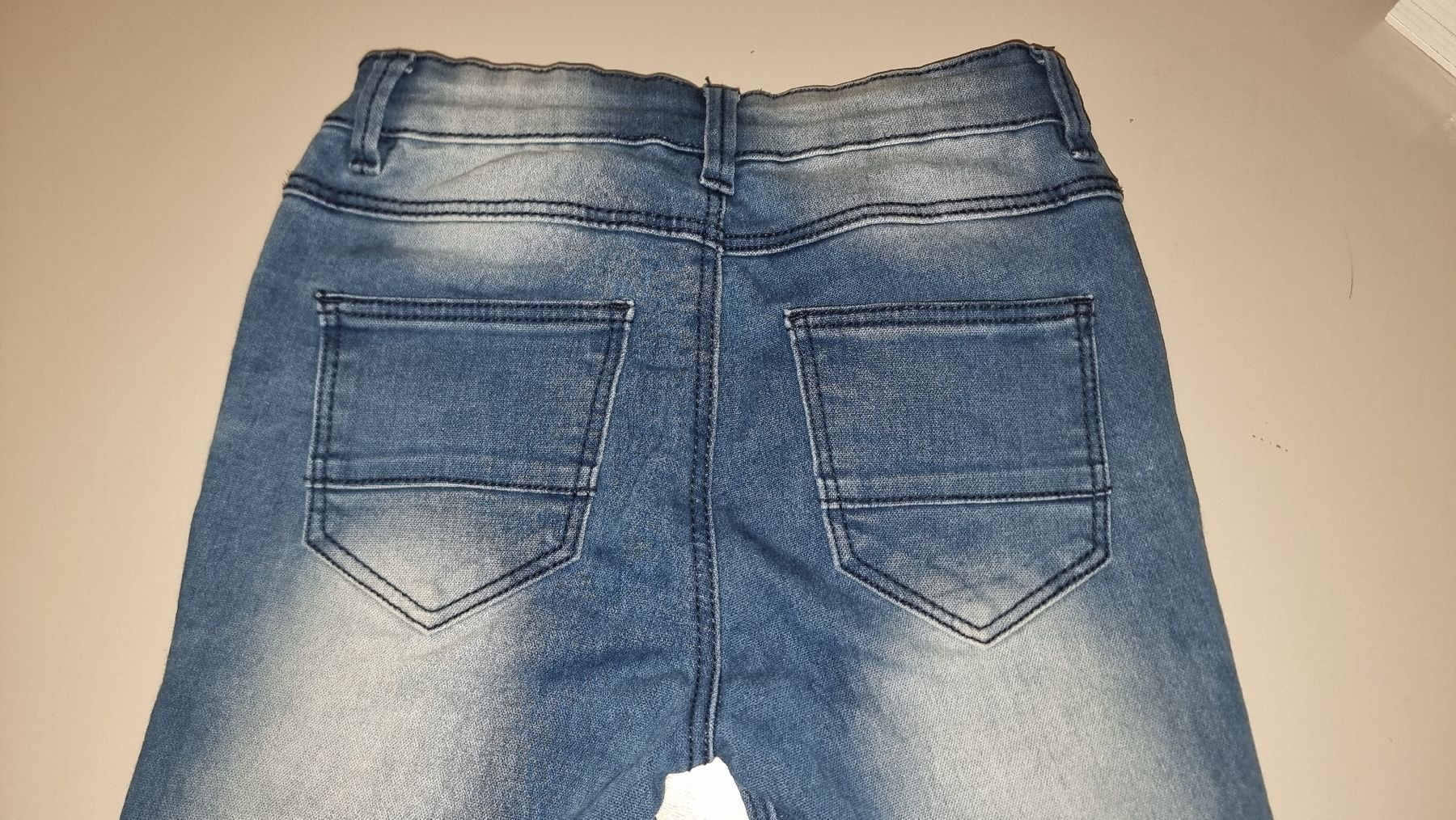 Pantaloni: moderne Mädchen Jeans gr.134 – Usato da Wigoltingen venduto da Zuckerfee84 2